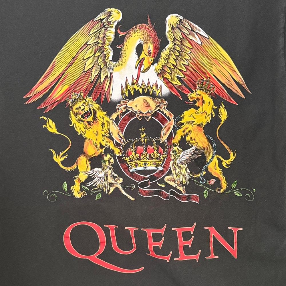 Queen Crest Official Merch Tee Shirt - Freddie Mercury - Unisex Size Medium